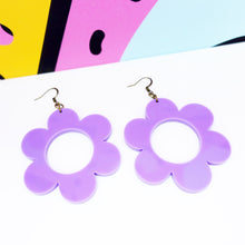 Load image into Gallery viewer, Lilac Daisy Statement Earrings
